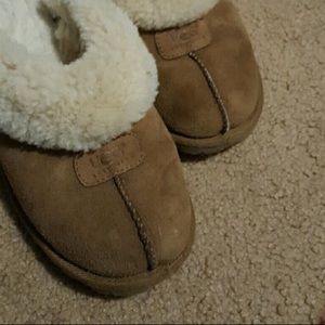 Ugh slippers size 8
